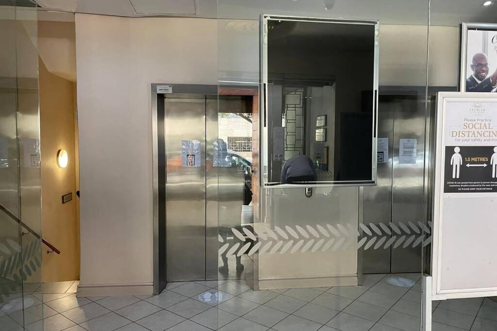 Cool & Easy Flat In The Heart Of Marshalltown Joanesburgo Exterior foto